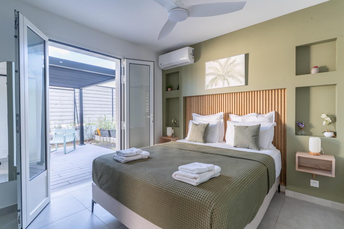 chambre-double-climatisee-location-t2-martinique (1)